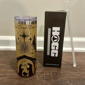 🦋 NWT HOGG 17 ounce sublimation soda can, gold glitter with Christmas nativity